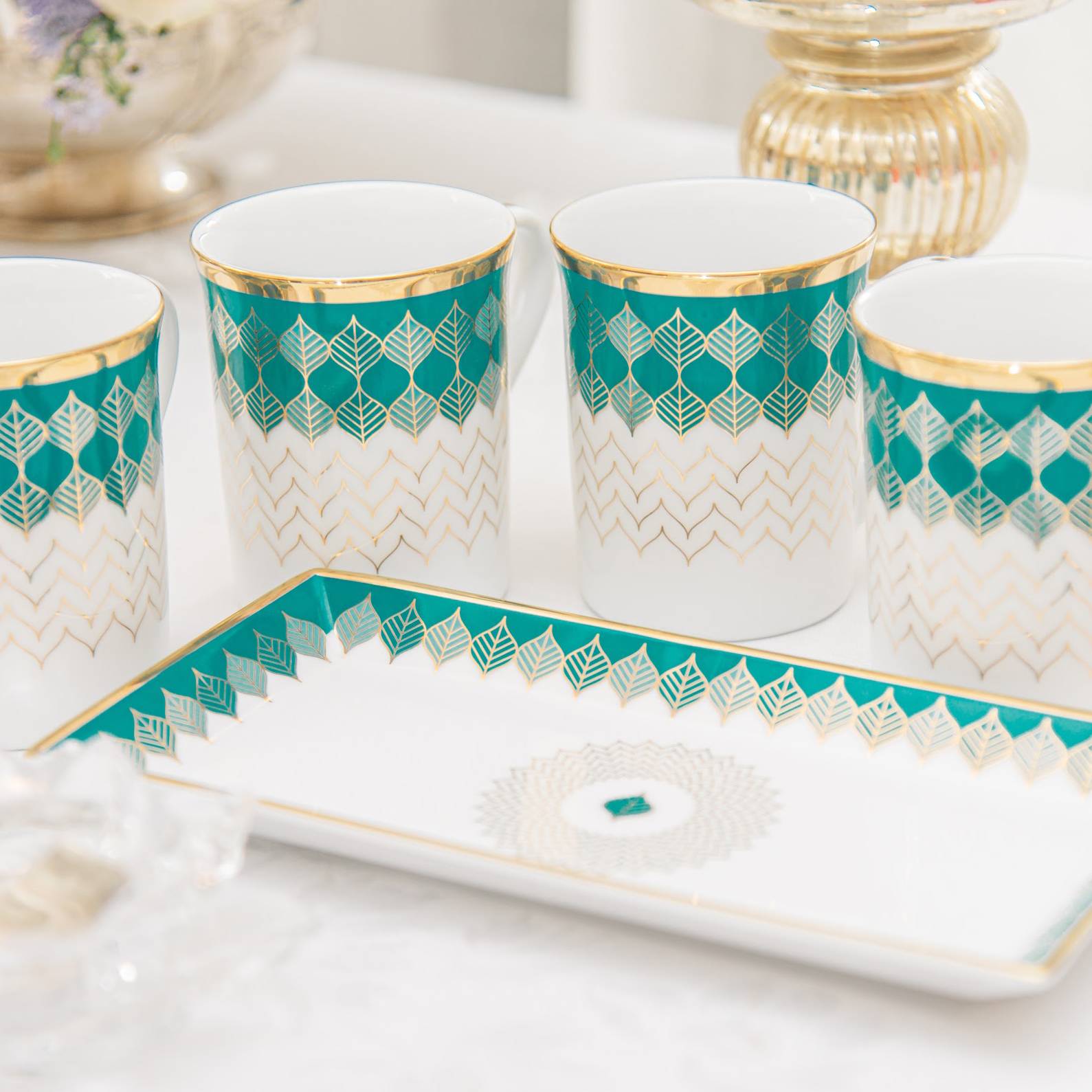 Banaras - Set of 4 Mugs and 1 Tray